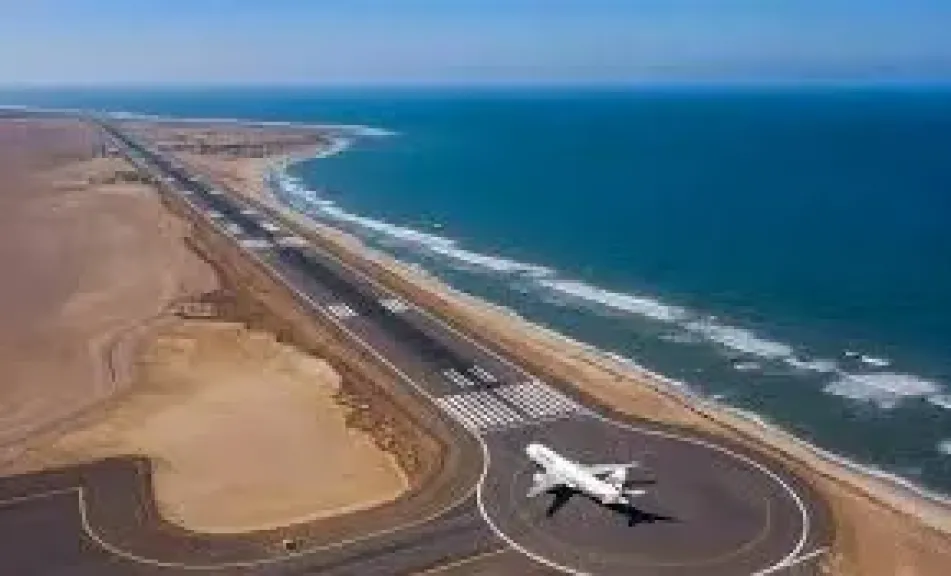 صادم.. الحقيقة الخفية وراء استهداف مطار المخا! ”شركة طيران سرية” كانت السبب